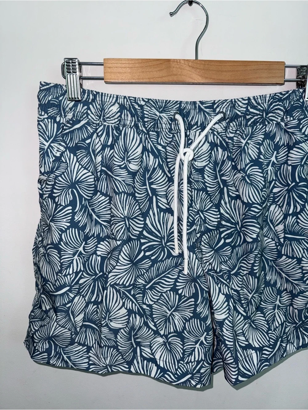 American Eagle Men’s 5” Flex Swim Trunks Medium